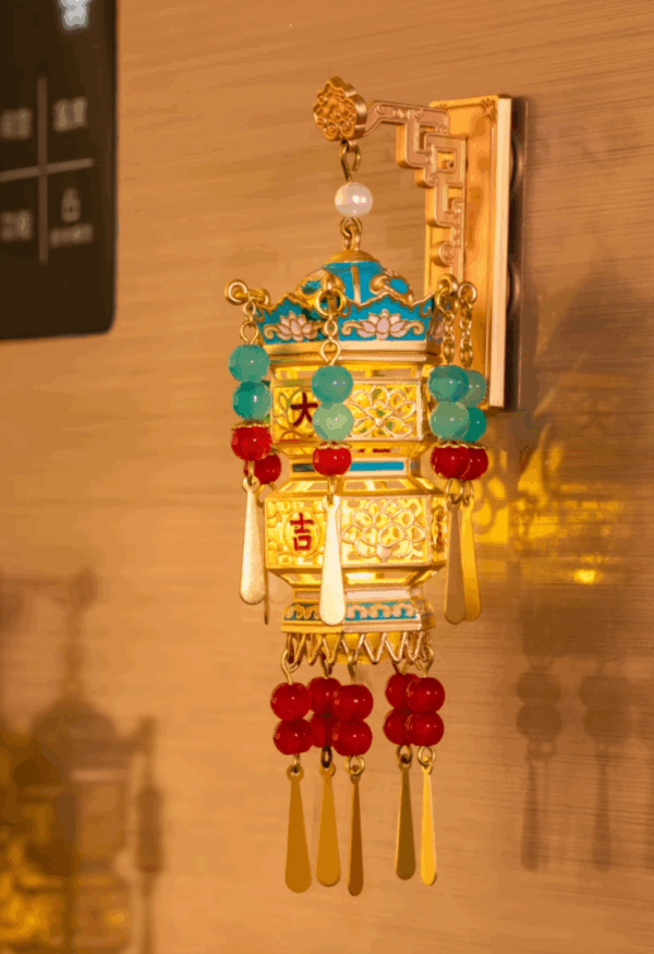 Lucky Palace Lantern Fridge Magnet - Image 4